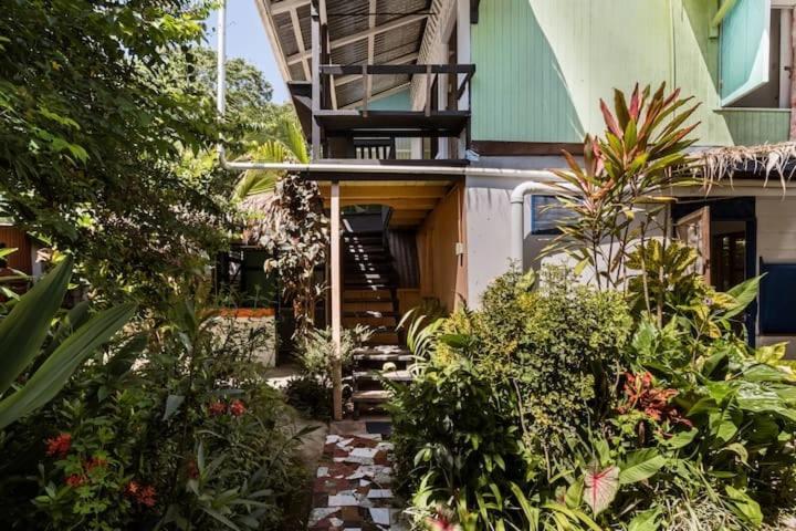 Отель Mar Caribe Pv Puerto Viejo de Talamanca Экстерьер фото