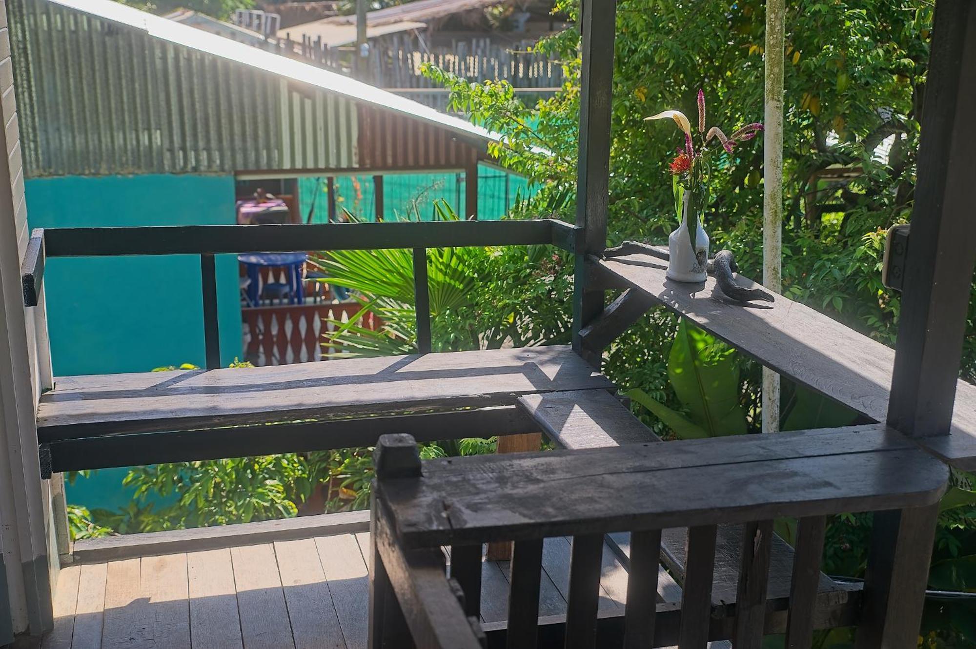 Отель Mar Caribe Pv Puerto Viejo de Talamanca Экстерьер фото